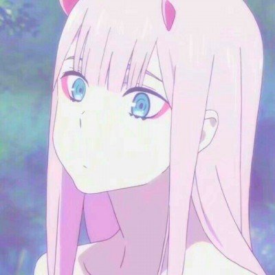 警察劝架被撒狗粮